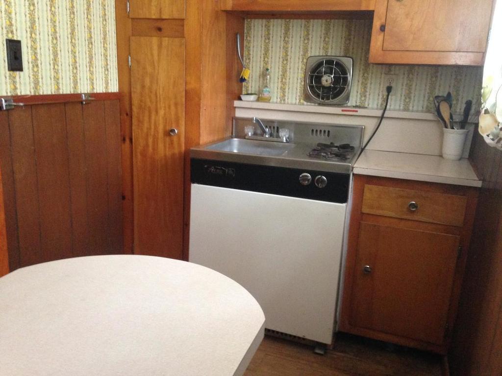 Amber Lantern Two-Bedroom Cottage Lake George Ruang foto